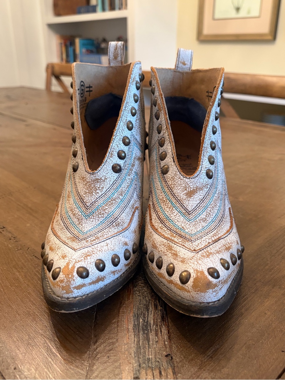 Circle G Distressed White & Brown Studded Western Ankle Boots Size 8 - Picture 2 of 5